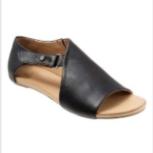 Puiie WalkBlack Asymmetrical Sandals